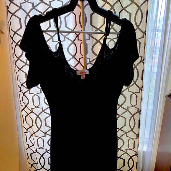 *🥰HOST PICK* Black cold shoulder dress - Picture 2 of 2